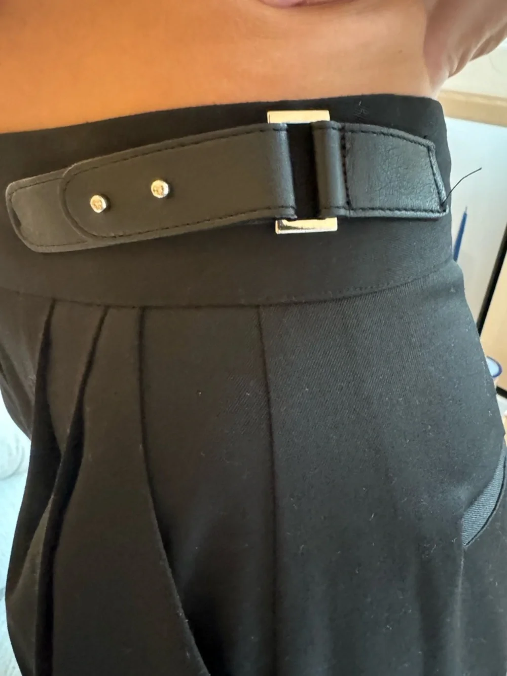 High-Waist Wide Leg Black Trousers with Belt detail - Picture 4 of 4